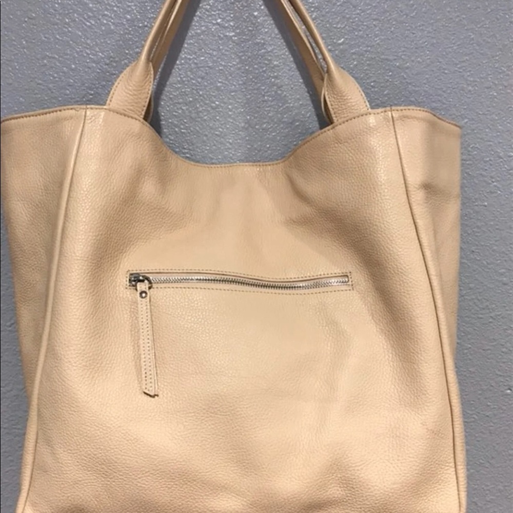 Italian leather purse. Not used w/no signs of wear